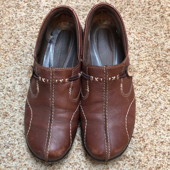 Clark’s slip one - Picture 2 of 4